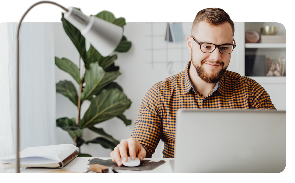 Homem em escritório